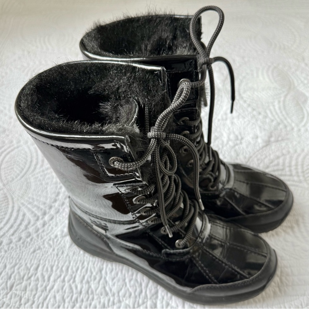 UGG Adirondack Boot Black Patent Waterproof Women’s 7 VGUC Winter - Picture 3 of 8